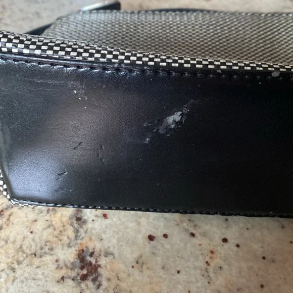 Elegant Black and White Clutch - Picture 9 of 12